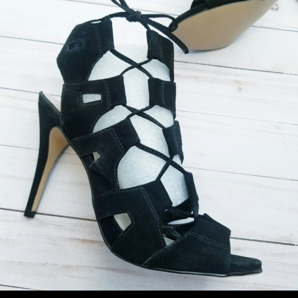 Rock & Republic lace up heels